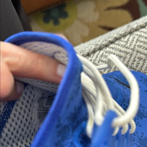 Nike Blue and White Athletic Shoes with Sporty Design - Picture 5 of 5